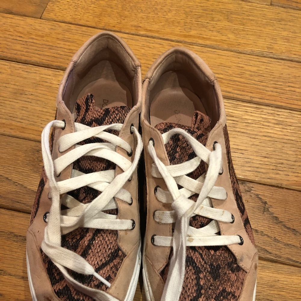 Donald Pliner sneakers